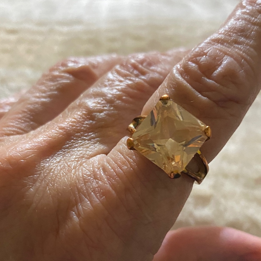 Copper ring with champagne crystal